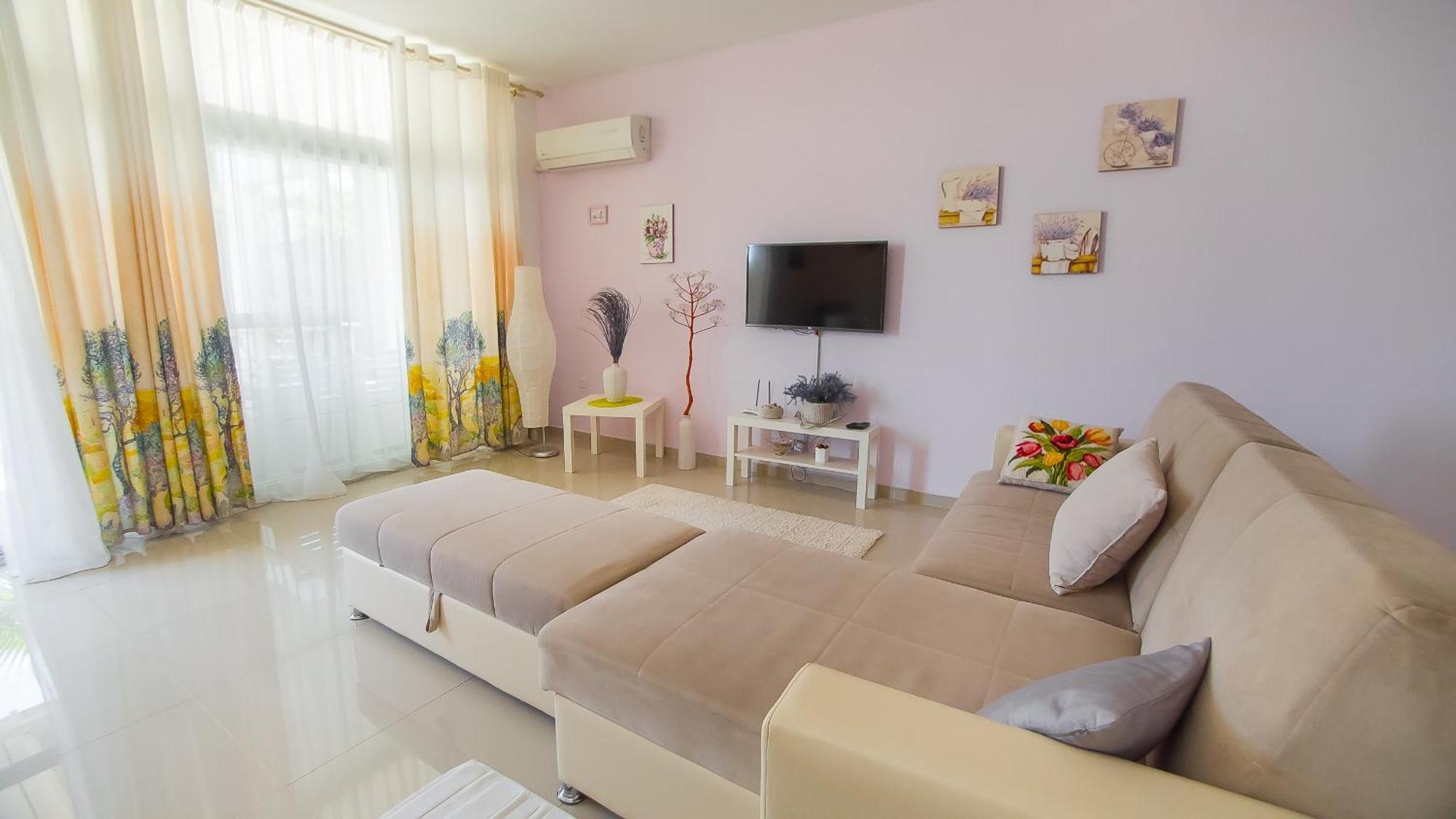 Caesar Apartment